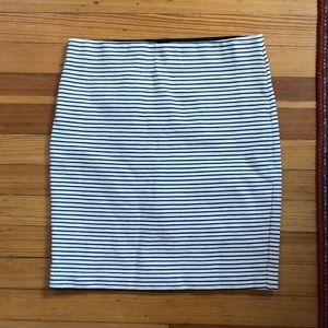 LOFT Stretchy Pull on Miniskirt